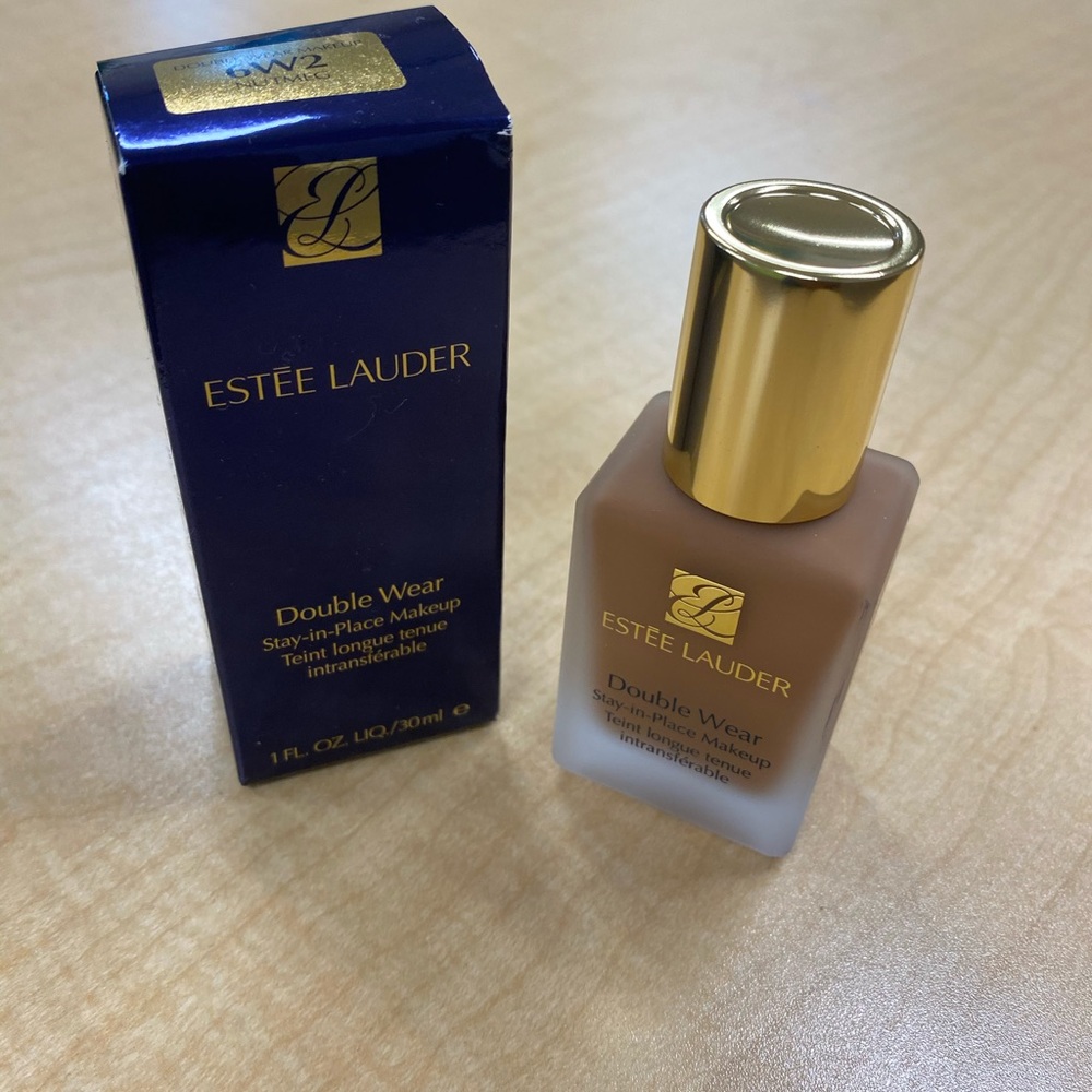 Double Wear Matte Foundation